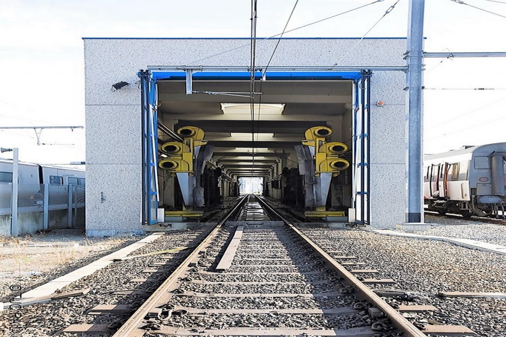 Carwash voor treinen Kortrijk en Schaarbeek