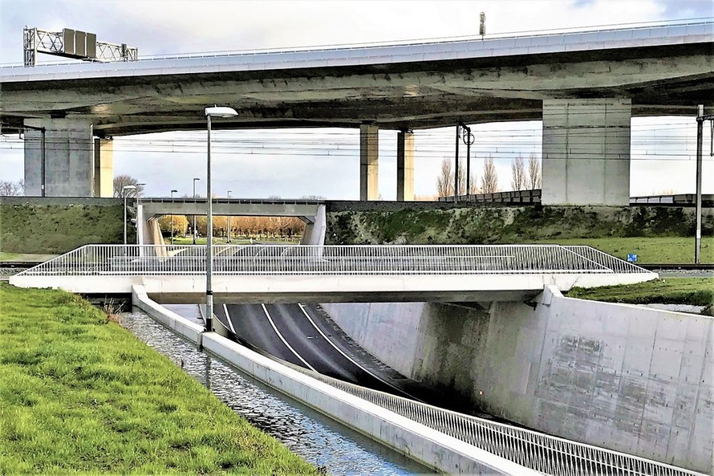 Bruggen K15 en K16 op A11 Brugge-Zeebrugge